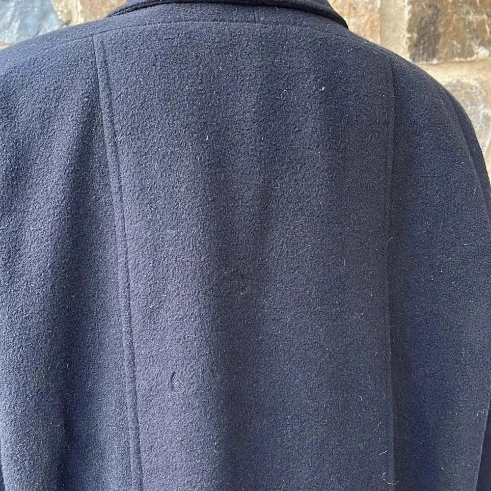 Vintage CHANEL navy coat. - Picture 5 of 7